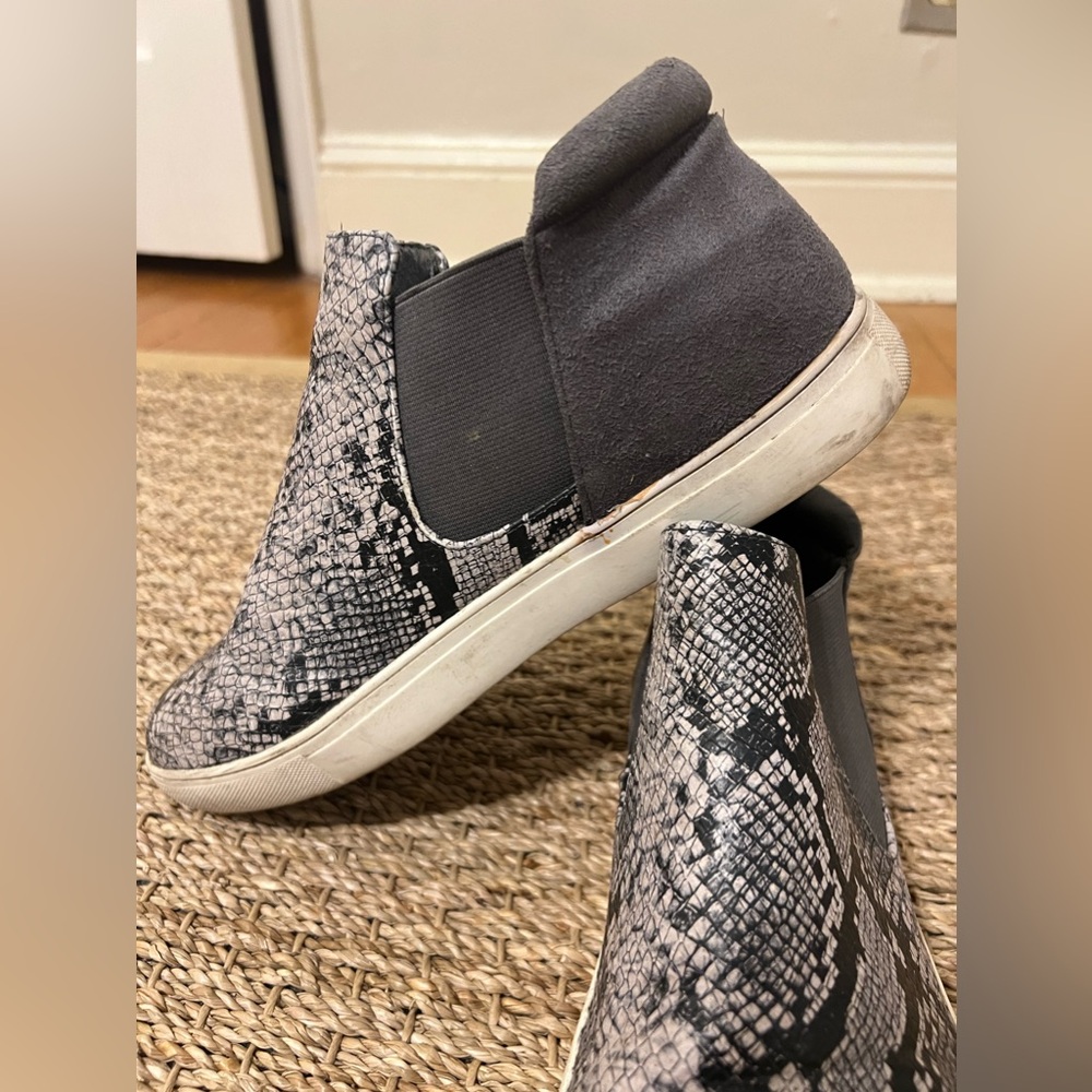 High Top Sneaker